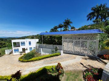 HERMOSA CASA FINCA LA MESA