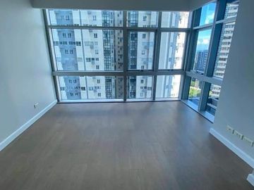 Semi-furnished 3BR for SALE in Pacific Plaza Towers, BGC