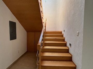 OPORTUNIDAD EN PRIVADA QUINTA LA LABORCILLA AMPLIA CASA EN EL LUGAR MÁS CENTRICO Y BONITO DE QUERÉTARO $8,700,000  4 4 2 1 4 8  8 3 1 8