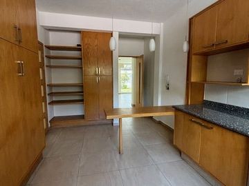 OPORTUNIDAD EN PRIVADA QUINTA LA LABORCILLA AMPLIA CASA EN EL LUGAR MÁS CENTRICO Y BONITO DE QUERÉTARO $8,700,000  4 4 2 1 4 8  8 3 1 8