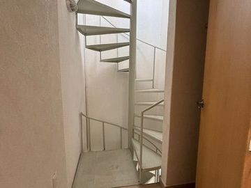 OPORTUNIDAD EN PRIVADA QUINTA LA LABORCILLA AMPLIA CASA EN EL LUGAR MÁS CENTRICO Y BONITO DE QUERÉTARO $8,700,000  4 4 2 1 4 8  8 3 1 8