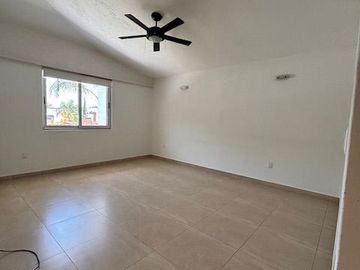 OPORTUNIDAD EN PRIVADA QUINTA LA LABORCILLA AMPLIA CASA EN EL LUGAR MÁS CENTRICO Y BONITO DE QUERÉTARO $8,700,000  4 4 2 1 4 8  8 3 1 8