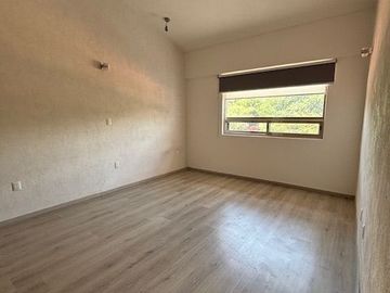OPORTUNIDAD EN PRIVADA QUINTA LA LABORCILLA AMPLIA CASA EN EL LUGAR MÁS CENTRICO Y BONITO DE QUERÉTARO $8,700,000  4 4 2 1 4 8  8 3 1 8