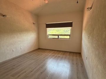 OPORTUNIDAD EN PRIVADA QUINTA LA LABORCILLA AMPLIA CASA EN EL LUGAR MÁS CENTRICO Y BONITO DE QUERÉTARO $8,700,000  4 4 2 1 4 8  8 3 1 8