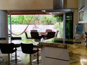 Hermosa casa en venta en condominio privado - Fracc. Colinas de Santa Fe, Xochitepec Mor.