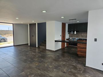 EXCELENTE CASA PREVENTA