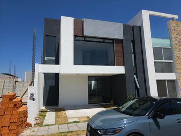 EXCELENTE CASA PREVENTA