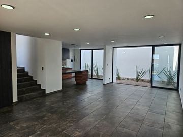 EXCELENTE CASA PREVENTA