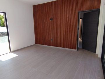 Casa sola con alberca en fracc. Granjas Mérida de Temixco