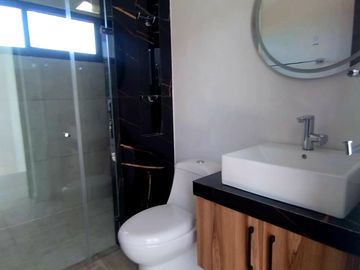 Casa sola con alberca en fracc. Granjas Mérida de Temixco
