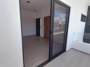 Casa sola con alberca en fracc. Granjas Mérida de Temixco