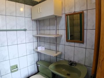 OCASIÓN!! SE VENDE LINDO Y FUNCIONAL DEPARTAMENTO 72 M² + AIRES EDIFICIO FRENTE A PARQUE EN URB. HIGUERETA
