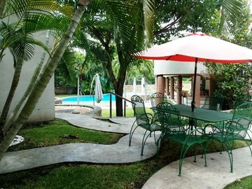 Bonita casa en venta - Fraccionamiento Club de Golf Santa Fe, Xochitepec, Morelos