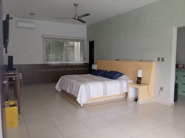 Bonita casa en venta - Fraccionamiento Club de Golf Santa Fe, Xochitepec, Morelos