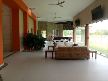 Bonita casa en venta - Fraccionamiento Club de Golf Santa Fe, Xochitepec, Morelos