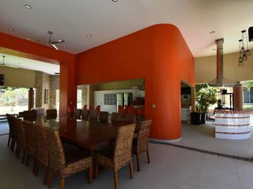 Bonita casa en venta - Fraccionamiento Club de Golf Santa Fe, Xochitepec, Morelos