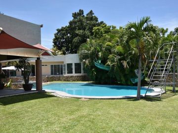 Bonita casa en venta - Fraccionamiento Club de Golf Santa Fe, Xochitepec, Morelos
