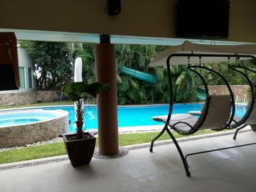 Bonita casa en venta - Fraccionamiento Club de Golf Santa Fe, Xochitepec, Morelos