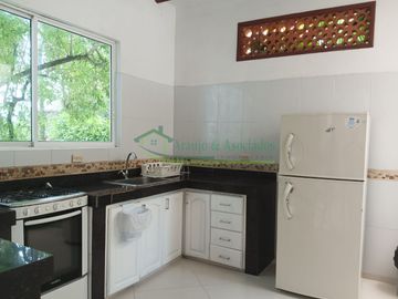 VENDEMOS HERMOSA CASA CON PISCINA PRIVADA