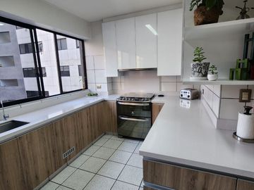 Vendo hermoso departamento remodelado con vista al golf los incas