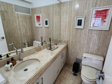 Vendo hermoso departamento remodelado con vista al golf los incas