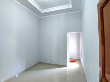 Rumah Baru  2 Lantai dekat Jalan Besi Jangkang