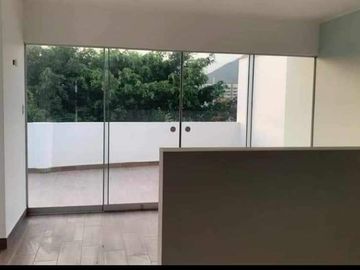 Dúplex frente a parque Urb. Alpamayo $ 170,000
