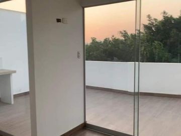 Dúplex frente a parque Urb. Alpamayo $ 170,000