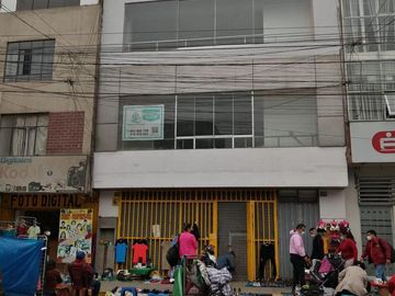 VENDO LOCAL COMERCIAL EN COMAS