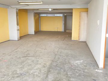 VENDO LOCAL COMERCIAL EN COMAS