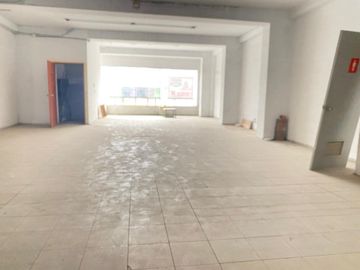 VENDO LOCAL COMERCIAL EN COMAS