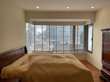 Urgent sale Amanta Lumpini (61.17 sq m.) 1 bedroom near MRT Lumpini
