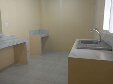 Venta de Casa en Mapasingue en el sector de la empresa Santa Priscila, Ubicada en la ciudadela Colinas del Hipódromo