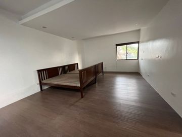 BJS - FOR SALE: 5 Bedroom House in Multinational Village, Parañaque