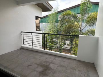 BJS - FOR SALE: 5 Bedroom House in Multinational Village, Parañaque