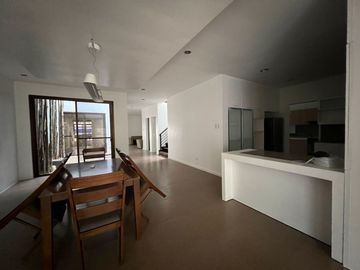 BJS - FOR SALE: 5 Bedroom House in Multinational Village, Parañaque