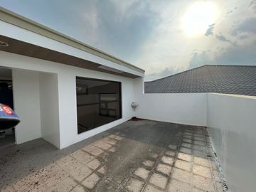 BJS - FOR SALE: 5 Bedroom House in Multinational Village, Parañaque