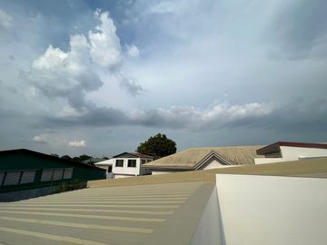 BJS - FOR SALE: 5 Bedroom House in Multinational Village, Parañaque