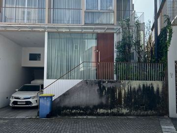 Rumah Mewah di Lokasi Asri dan Strategis, Jl. Bungur Mampang Prapatan