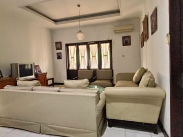 Rumah Hoek Modern Minimalis di Bintaro Sektor 9 – Luas dan Fasilitas Lengkap