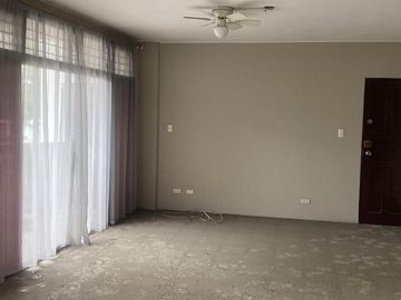 Oportunidad ! Vendo Departamento #1 piso alto Av. Victor Emilio Estrada y Balsamo  con garage