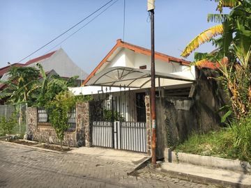 DEKAT DHARMAHUSADA! Rumah Mojo Klanggru Wetan Besar Luas Area MERR Galaxy Mall SHM