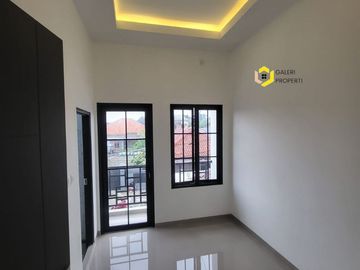 Rumah KP Ciracas Kelapa Dua Wetan,Baru 2 LANTAI Mewah Murah di Jaktim Kota Jakarta Timur Jual Dijual