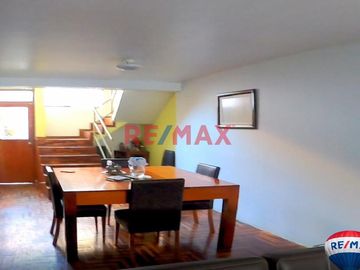 Se Vende Casa De 3 Pisos Nuevo Chimbote (Urb. El Bosque)