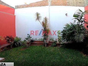 Se Vende Casa De 3 Pisos Nuevo Chimbote (Urb. El Bosque)