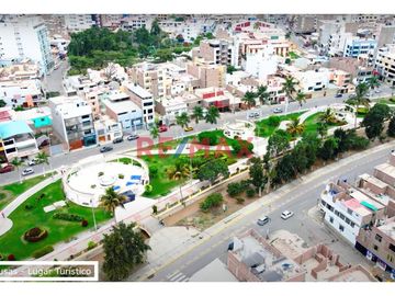 Se Vende Casa Frente A Parque Y Con Estacionamiento.A.Melendres