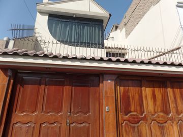 ¡Ubicadisima! Casa en Avenida - Urb. San Diego SMP