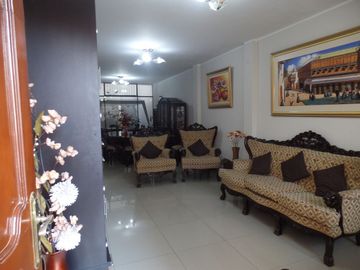 ¡Ubicadisima! Casa en Avenida - Urb. San Diego SMP