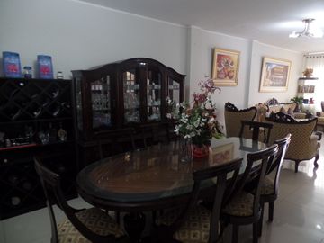 ¡Ubicadisima! Casa en Avenida - Urb. San Diego SMP