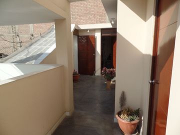 ¡Ubicadisima! Casa en Avenida - Urb. San Diego SMP